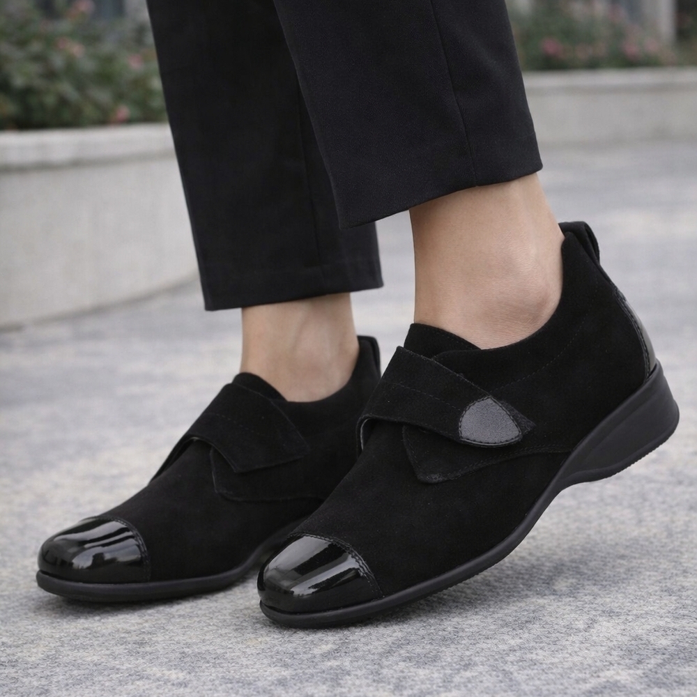Semler | Black Suede Women's Shoes w/ Patent Leather Toe Caps, Size 4
